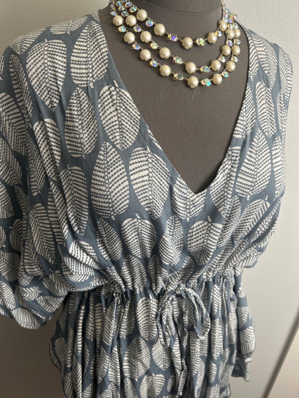 Retro Hawaiian Blue Leaf Print V-Neck Drawstring Tunic Dress Cover Up